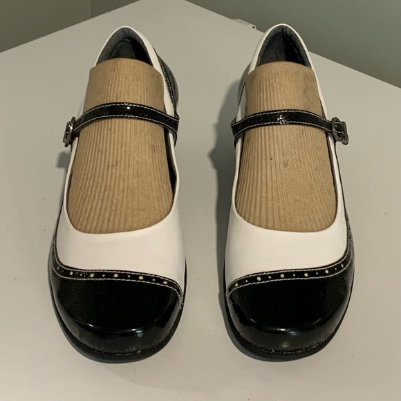 Black and White leather Mary Jane style
- Size 10 (41) - Picture 4 of 10